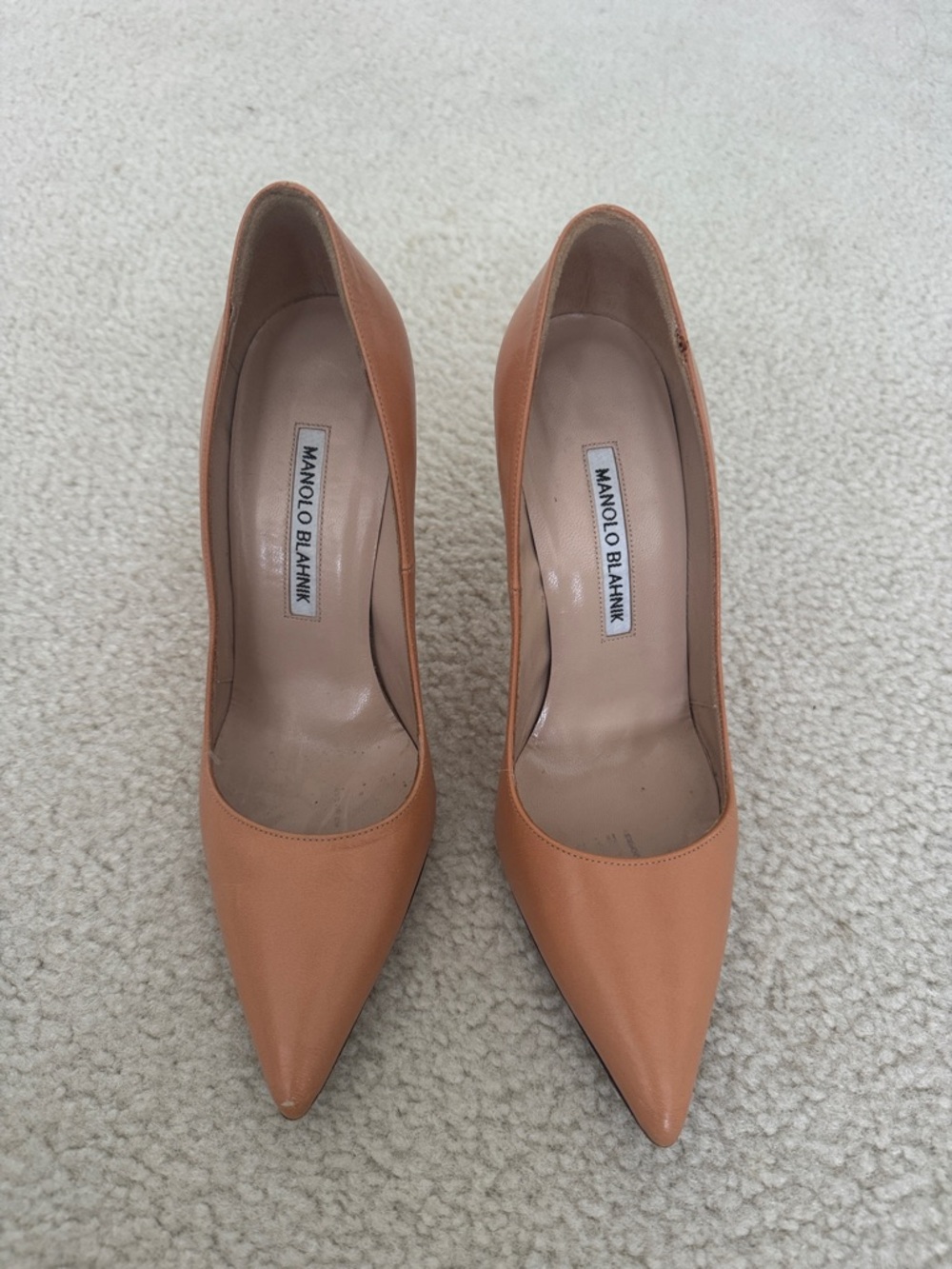 Manolo Blahnik Nude Tan Leather Pointed-Toe Pump